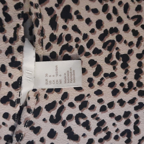 H&M womans top - Picture 2 of 2
